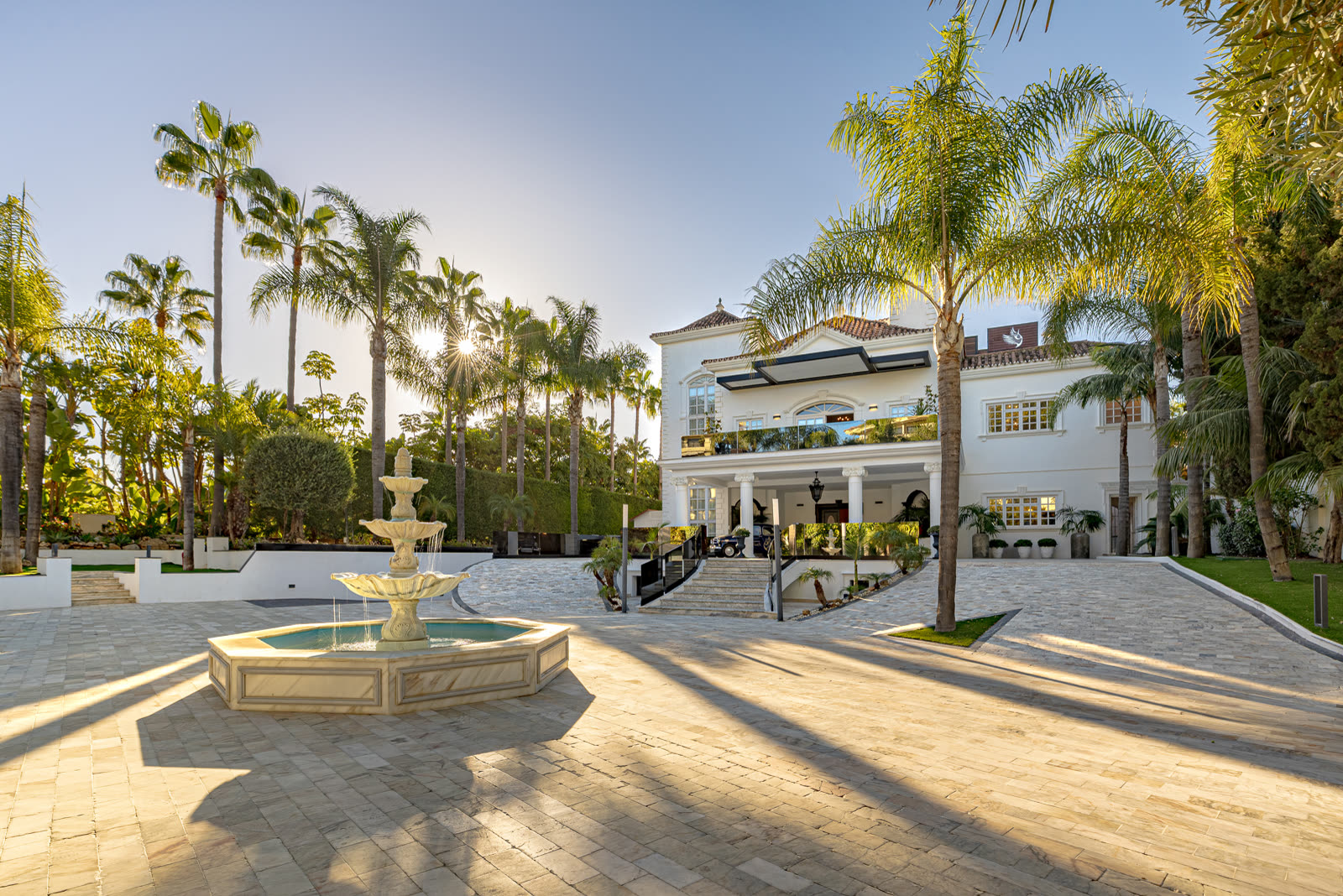 The entrance courtyard and fountain of Villa El Martinete in Puerto Banús, Marbella